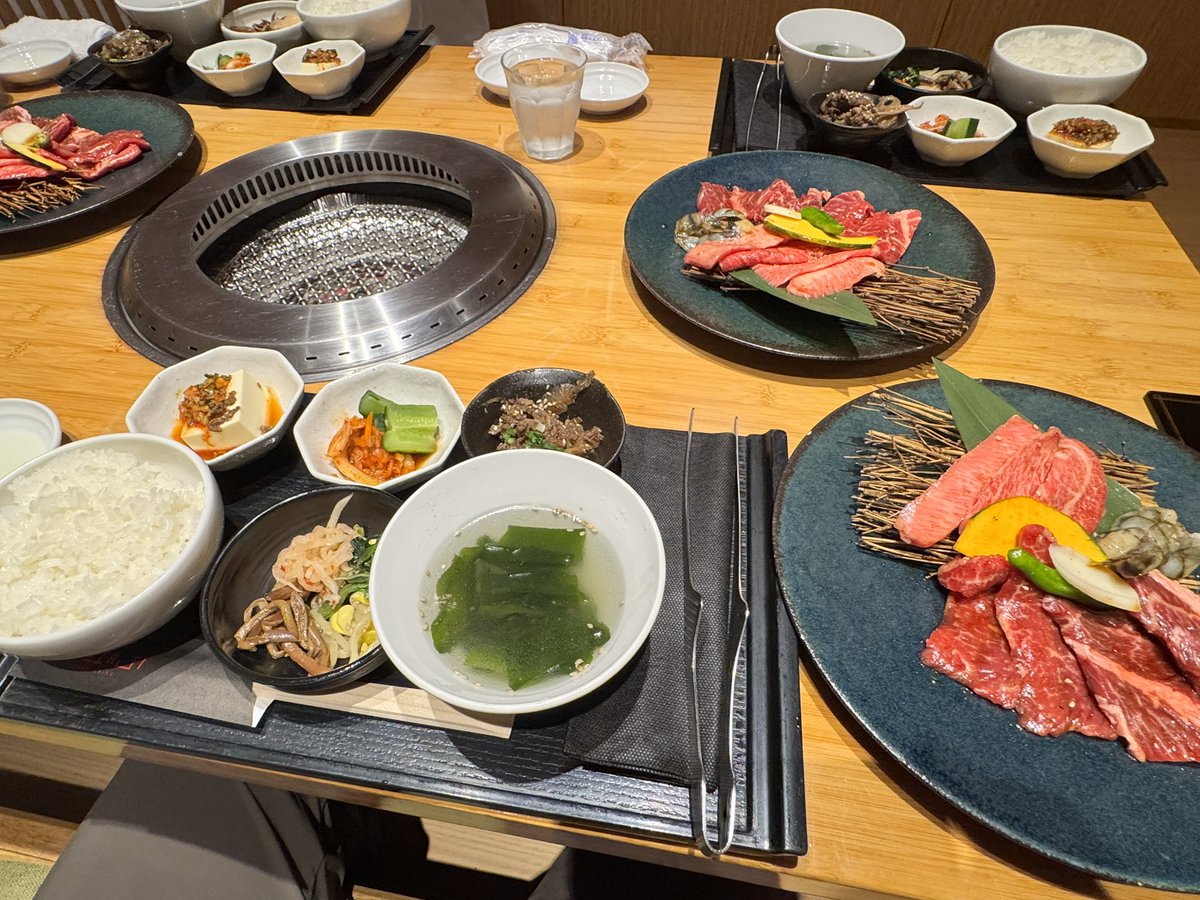 Yus_Aku's tweet photo. お昼はプロボクサー社員の祝勝焼肉でした。美味しかったです。 https://t.co/UrVAkg6kwk
