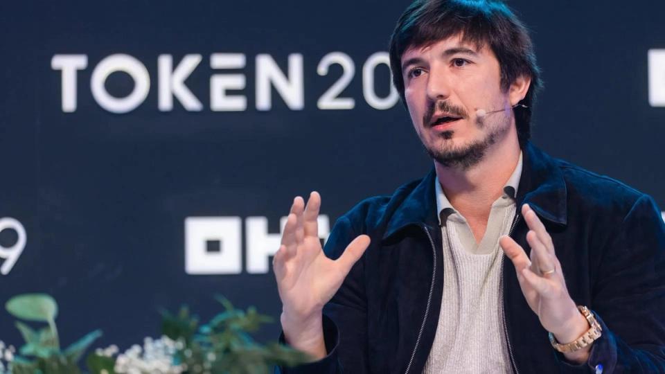 BlockAIGrowth's tweet photo. $568M in week-one onchain volume from Robinhood. Most of it memecoins. Arbitrum jumps 19%. But here's the part nobody's discussing: one TradFi integration just outpaced most L2s' quarterly volume. The chain didn't matter, the liquidity infrastructure underneath did.

If Coinbase or Schwab flipped the same switch tomorrow, which L2 actually has the market making depth to handle it?