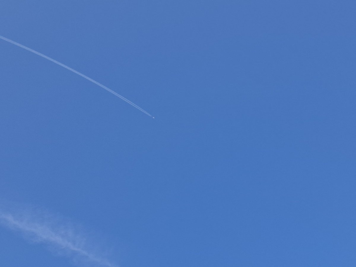 Aveh1209Ah's tweet photo. @itvnews @10DowningStreet @BBCNews @GranadaReports
Someone address this before its too late @BBCNWT @weatherchannel @weathernetwork @thismorning
#geoengineering #chemtrails #Weathermanipulation this is just ridiculous and its only 8.15am
Come on now! https://t.co/KLyBRUc5Q1
