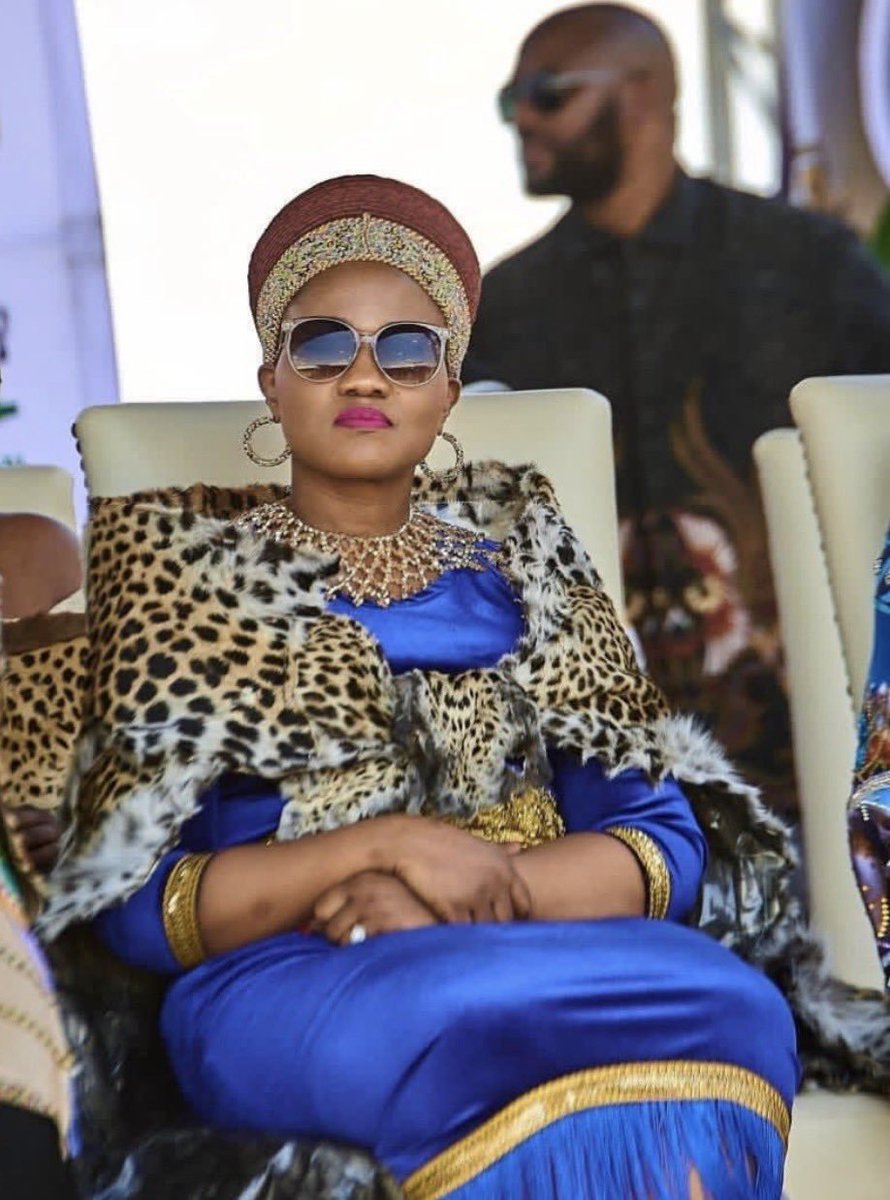 Miz_Ruraltarain's tweet photo. It is deeply unsettling to watch a Queen behave like a rogue influencer. Call me harsh if you must, but the truth needs to be spoken: do not marry into a deeply cultured lineage if you do not understand the weight and basics of the crown you wear. It is completely unacceptable for a whole Queen to demean her status by acting like a cheap, low-tier influencer chasing clout for Kaizer Chiefs. No, absolutely not enough is enough.

We must remember that a King requires absolute protection, not just as an individual, but because he embodies the entire hierarchy and dignity of the Zulu Nation. There are proper, respectful channels to intervene in these royal matters without air-washing everything in the public eye. 

Let us restore order, respect the throne, and handle this with the gravity it deserves. Sepedi se re: "Nyala o nyele".😆