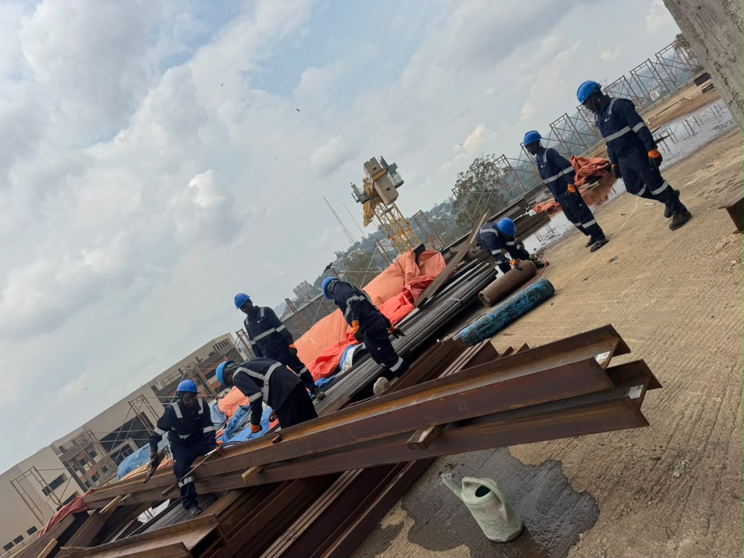 CubeEngineers's tweet photo. 𝐖𝐢𝐭𝐡 𝐅𝐚𝐛𝐫𝐢𝐜𝐚𝐭𝐢𝐨𝐧 𝐏𝐡𝐚𝐬𝐞 𝐔𝐧𝐝𝐞𝐫 𝐰𝐚𝐲 // Structural Steel Works Pictorial.

A look at the A team preparing and processing steel members that form the backbone and frame of a strong structural. #Fabrication #Steelworks #Engineering https://t.co/WVa8nLVfWx