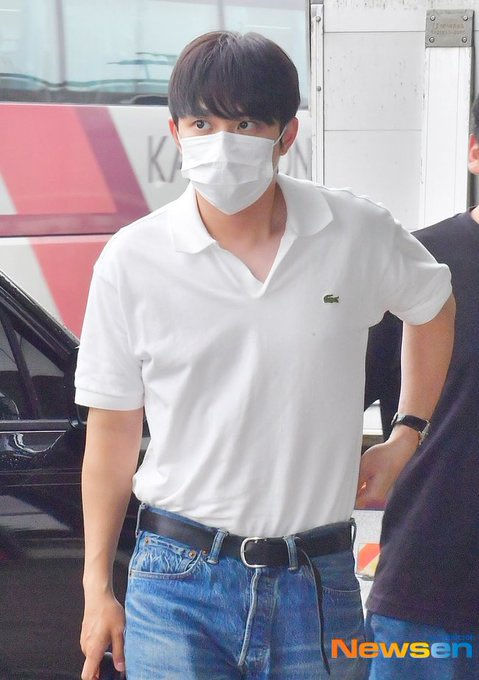 ksoohim's tweet photo. not both of my boys making me flustered with their appearance going to japan this week 😳 https://t.co/6l6vmtcG5j