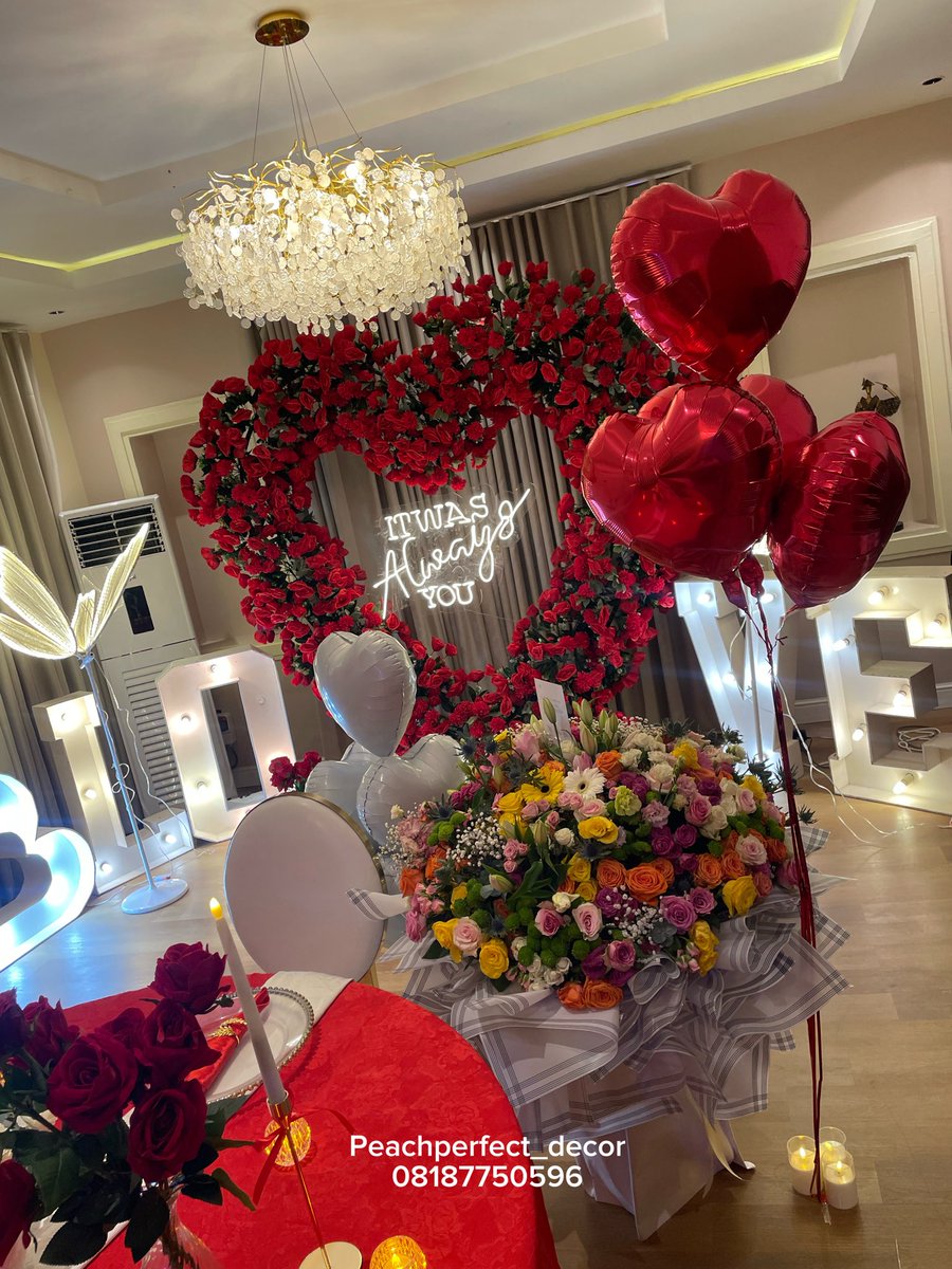 _oromzy's tweet photo. A special dinner setup for my client and his partner. ❤️
For all your romantic setups and all round decor in Port harcourt, we’re available to take booking and deliver 💯.

WhatsApp: 08187750596
IG: Peachperfect_decor https://t.co/Xo0oKWgZUo