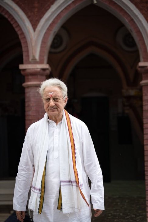 JaipurDialogues's tweet photo. Beautiful! @AnupamPKher Ji looks perfect for the choice of Ashok Singhal Ji!🔥 https://t.co/x9yapHzQ9Y