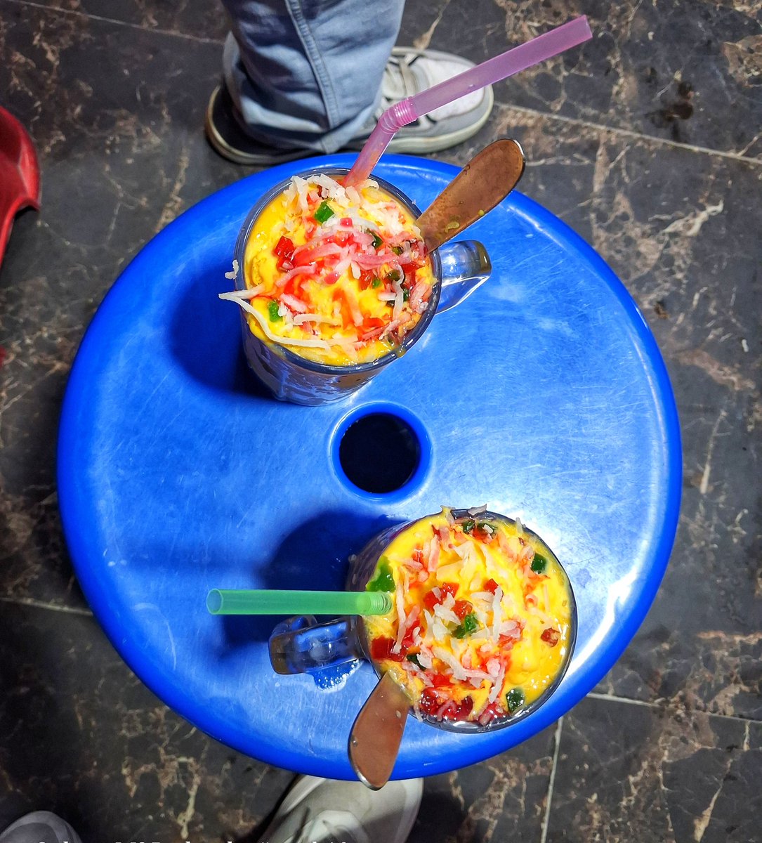 MayankSing29796's tweet photo. Bestie + Mango shake = The perfect recipe for a sweet day 🥭🥤😋 https://t.co/ZOYb27SxWN