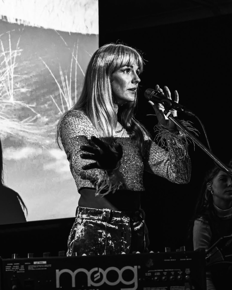 Ani_Glass's tweet photo. I’ll be getting back on the road in the Autumn to share the world of Phantasmagoria (as well as some new tunes!) with more towns and cities across this wild island. I still have some availability so any promoters out there do get in touch 🤍

📷 Stay Focused Photography https://t.co/oStQEu0c9A
