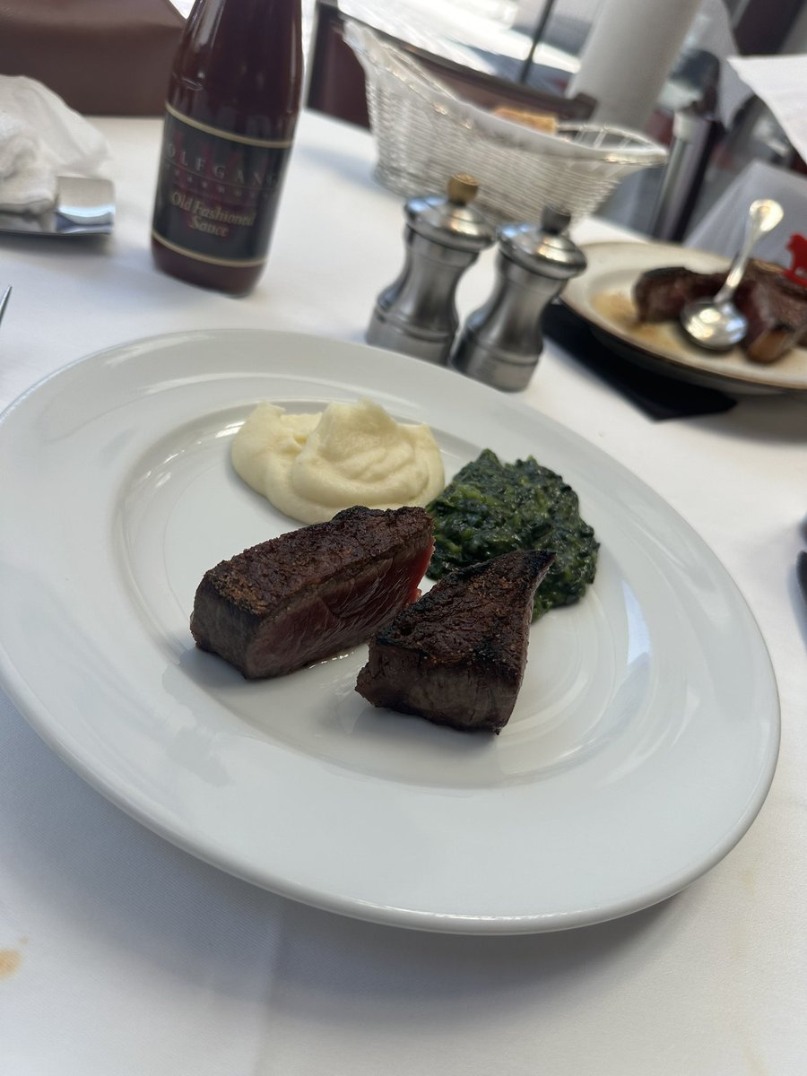 kenkengold8's tweet photo. おひとり様でランチコース、サーモンの直火焼き、ライス、コーラ2杯
でお値段約２万円
お高いでしょう？
でも俺はまた必ず行きます https://t.co/JOJzoimIO4