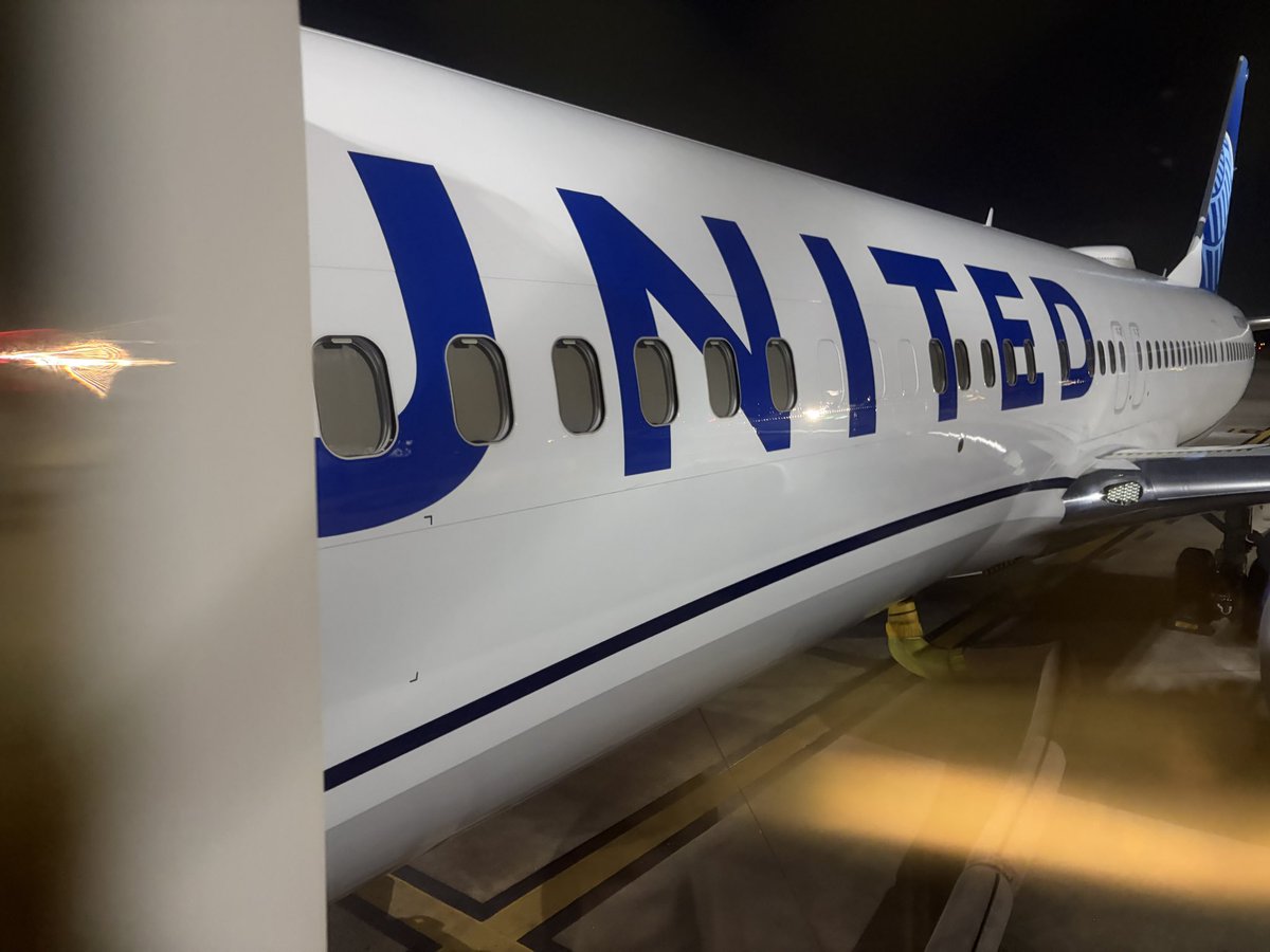 heppoko_prado's tweet photo. メキシコから戻ってきて、次は西海岸へ✈️
サンフランシスコ濃霧で乗り継ぎが絶望的。ロサンゼルスに飛んで明日の始発便で目的地へ
ラウンジでお願いしたら、ホテルも手配してくれたし、食事代も十分出してくれているので助かる。 https://t.co/dUyyp1FXJe