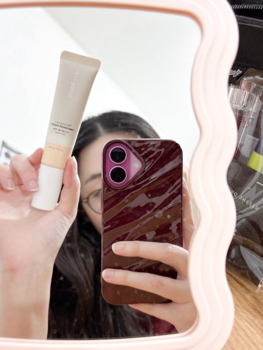 mulvely's tweet photo. Salah satu produk yang jadi andalanku belakangan ini goes to Color Formula Tinted Sunscreen dari Skin Game!

Definisi game changer karena jadi penolongku kalau lagi males pakai makeup tapi ngga mau keliatan pucet. https://t.co/m2T76bjxiz