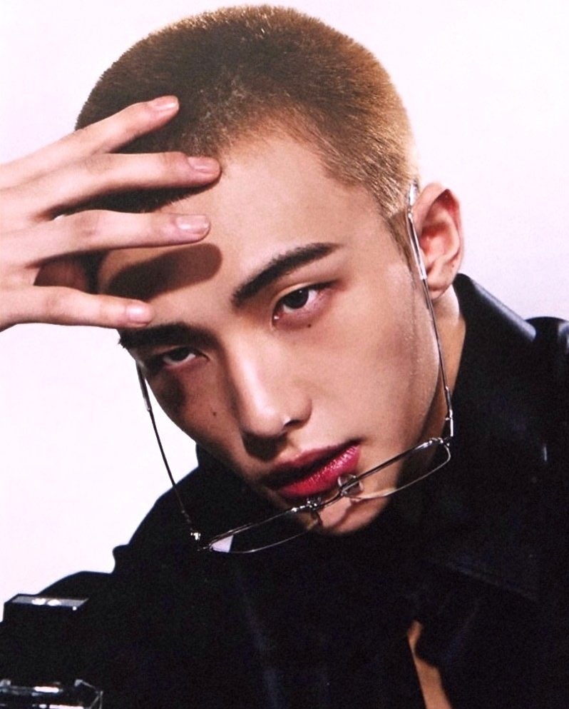 hyunquil's tweet photo. we moved past this too fast https://t.co/lkRPLh85b0