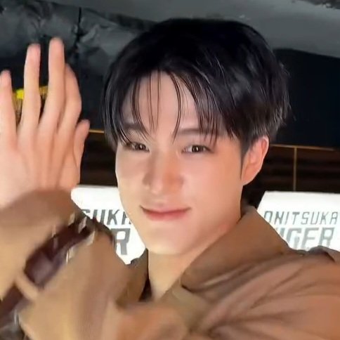 the813Degrees's tweet photo. ผมสิ้น หมวยน่ารักตายิ้ม น่ารักมาก https://t.co/zZftuVIGF7