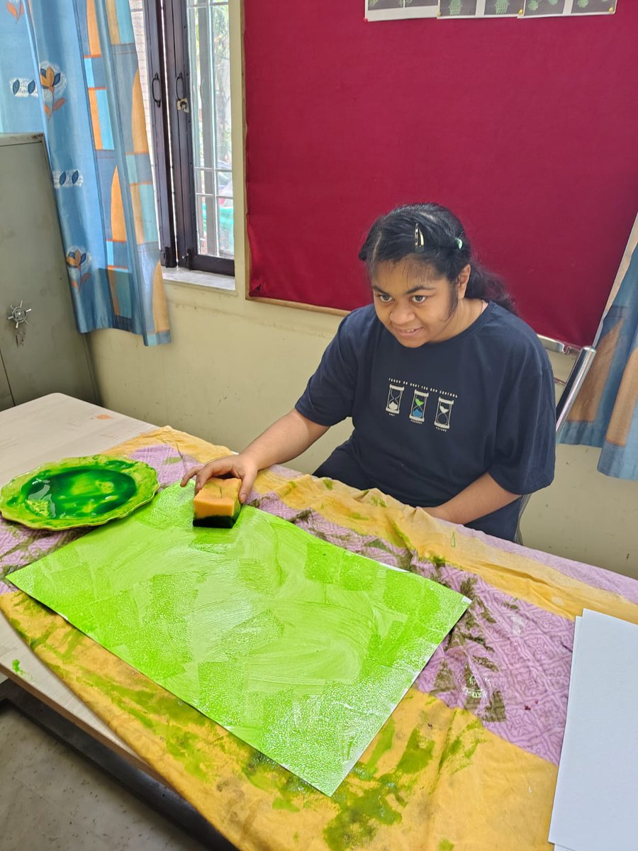autistrys's tweet photo. Every brushstroke is a step toward creativity, confidence, and self-expression. Today, our talented artist explored vibrant shades of green, transforming a blank canvas into a beautiful work of art through focus and https://t.co/7l6fFYiPHF Autistrys, we celebrate every creative. https://t.co/hbBbFoPW1m
