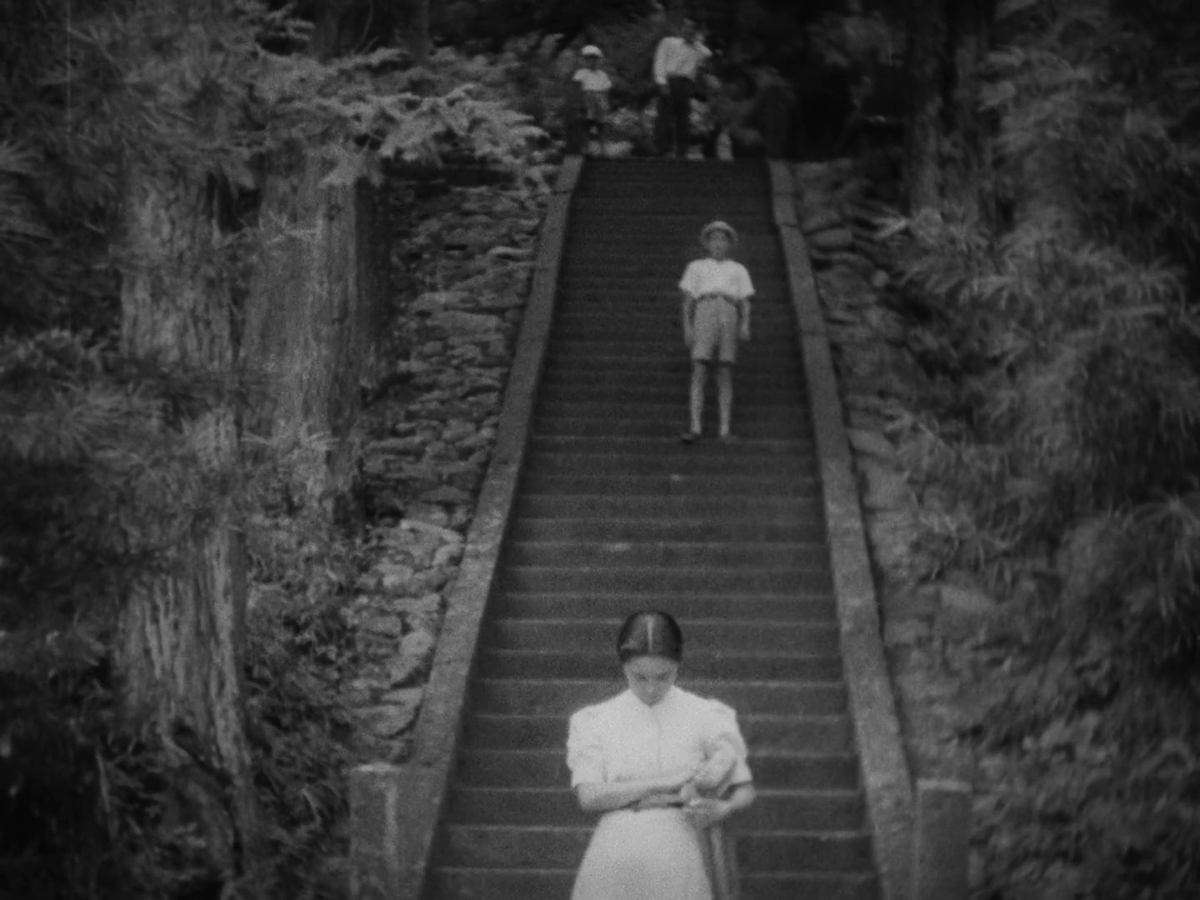 awz2142's tweet photo. “People like me and Ozu get films made by hard work, but Hiroshi Shimizu is a genius.”
Mizoguchi Kenji https://t.co/J5pKojzgSf