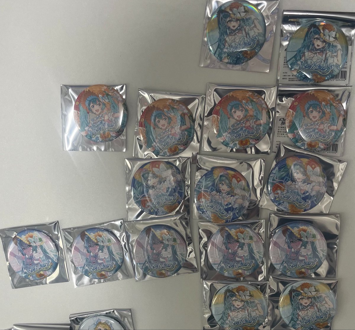future_pocari's tweet photo. クリプトンズ絵柄全然でなくて😭😭
お金があれば全柄回収したい……

今からLoppi分受け取りに行きますが、クリプトン全員分枠埋まってないので交換是非お願い致します🙇‍♂️ https://t.co/oy5HOAisfY