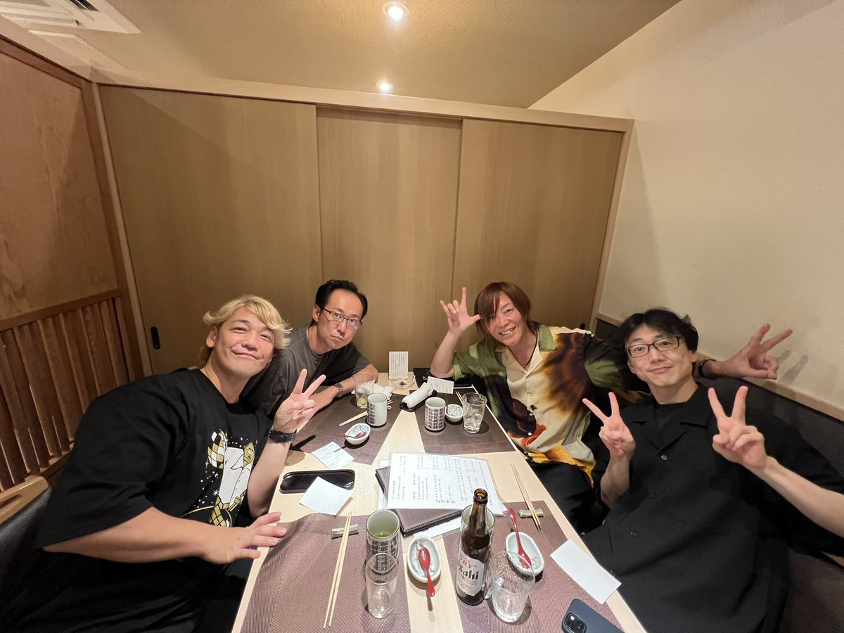 manugasu's tweet photo. ギゾク見参！！
久しぶりのメンバーで集まりました！
もうこうなったらなんかやっちゃう！？ https://t.co/92AI7RRbBw
