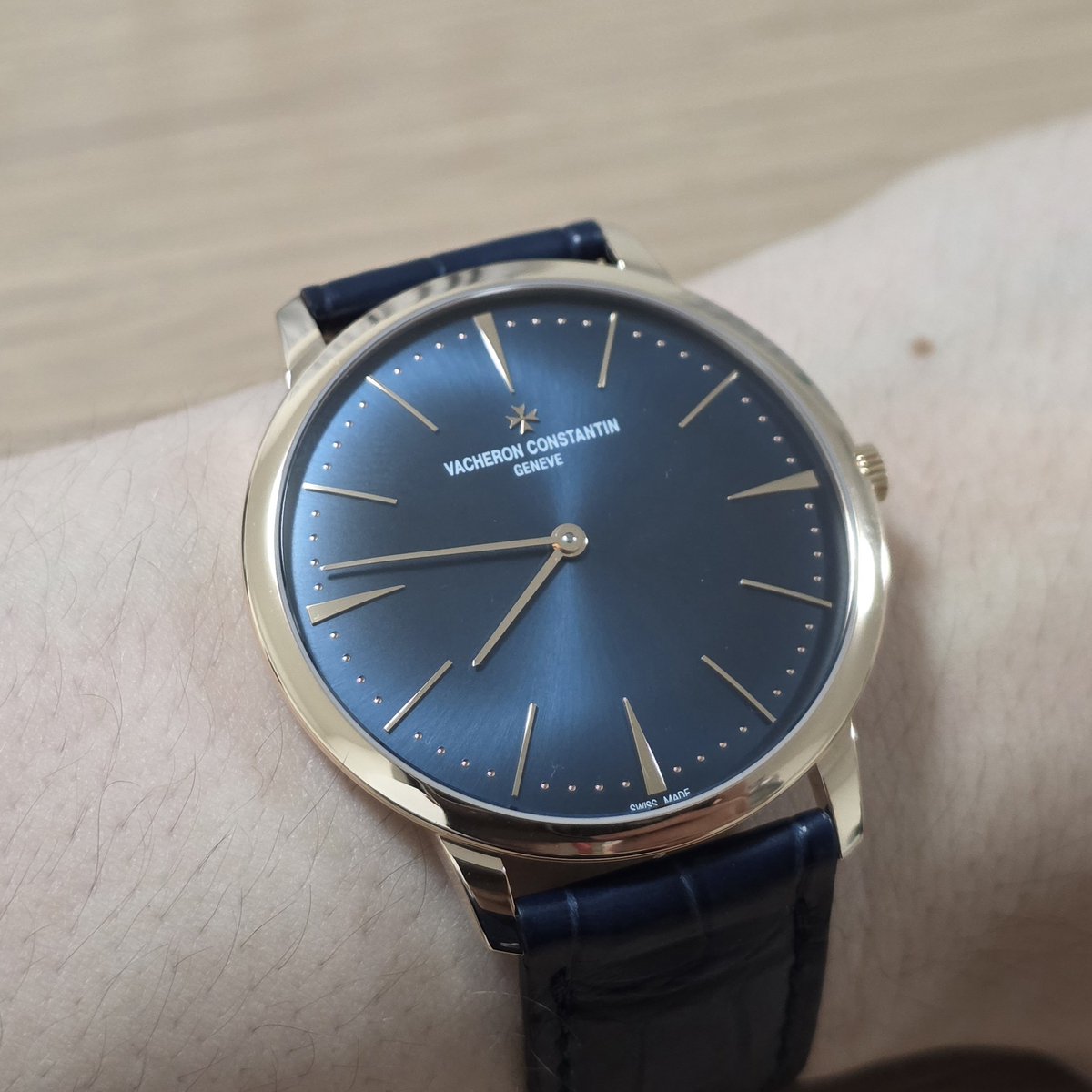 hiroshima_watch's tweet photo. パトリモニー　マニュアルワインディングを買いました。初めての手巻き、初めての2針です。
自分に扱えるのか分からないですが💦 https://t.co/sE6530TuD9