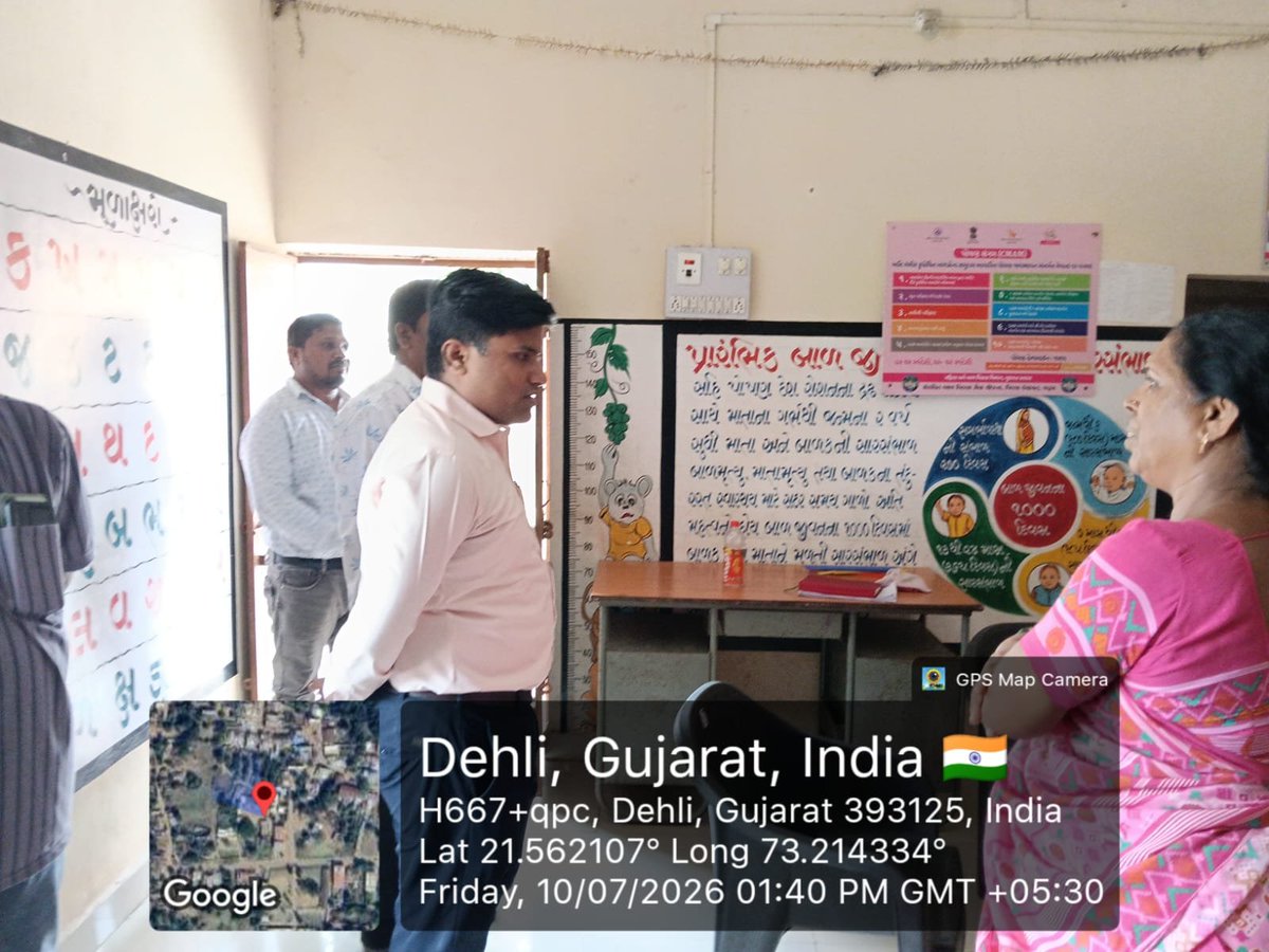 TdoValiya's tweet photo. આજ રોજ મે.જિલ્લા વિકાસ અધિકારી સાહેબશ્રી દ્વારા વાલીયા તાલુકાના ડહેલી ગામની મુલાકાત લેવામાં આવી. જેમાં ગ્રામ પંચાયત, આંગણવાડી કેન્દ્ર, પ્રાથમિક આરોગ્ય કેન્દ્ર અને શાળાની મુલાકાત લીધી.
@DDOBHARUCH1
#ConnectBHC https://t.co/nfG9ziyHRM