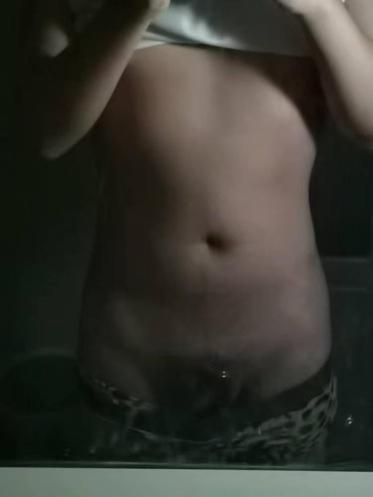 warframe757808's tweet photo. 小肚子软软的
谁要捏捏
#男大 #0m #肉壮 #gay https://t.co/4mogJFYU0A