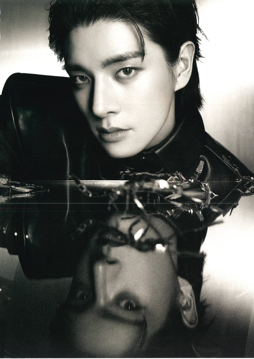 holdontightjake's tweet photo. BAZAAR STAR : The Cosmic 화보 스캔 #JAKE #제이크 https://t.co/R0wT4TWKoo