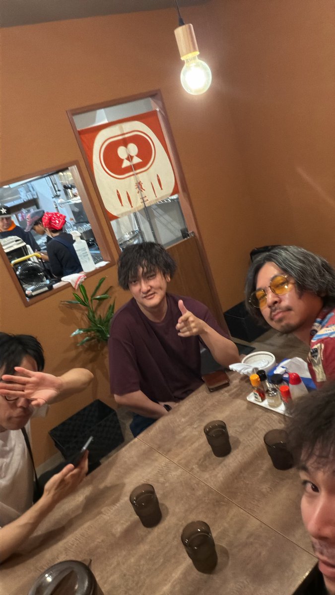 kMerrickBBQ's tweet photo. もはや恒例となりつつある。
練習前、だるま屋。

今日はちびてぇーのが、沁みる日になりそうです。 https://t.co/5YWphSQEQo