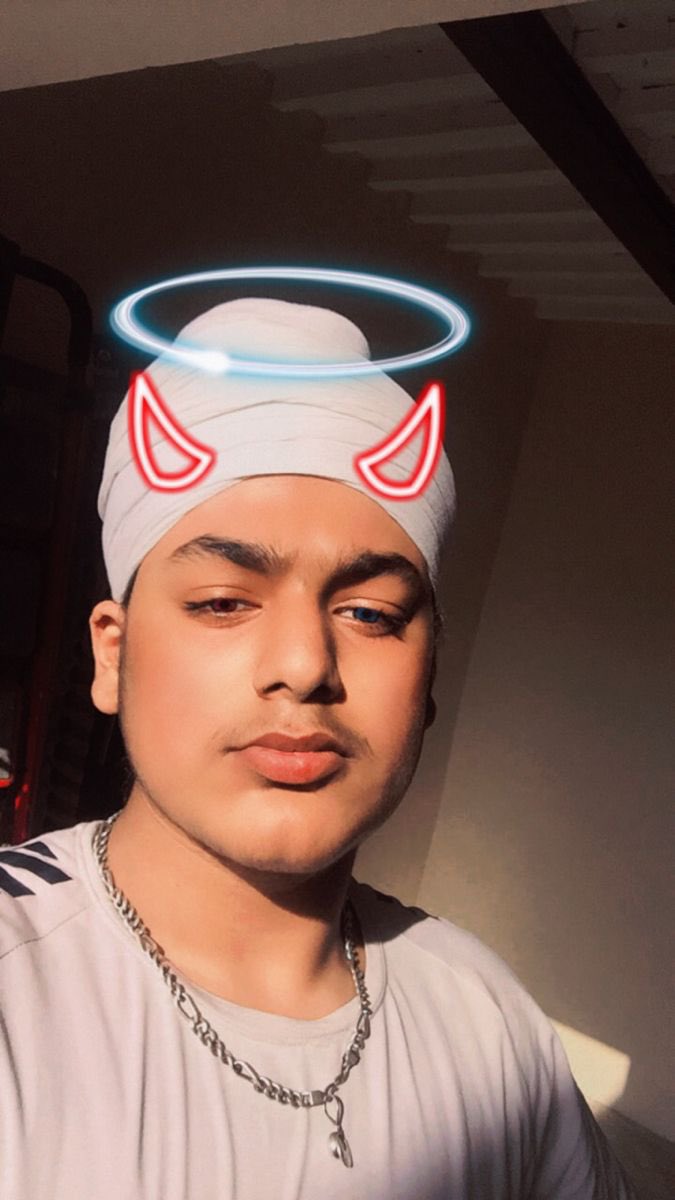 Jassinghh99's tweet photo. @SanyasixHQ We use it when we wear the round turban at home like this https://t.co/r4Te6nVXAs