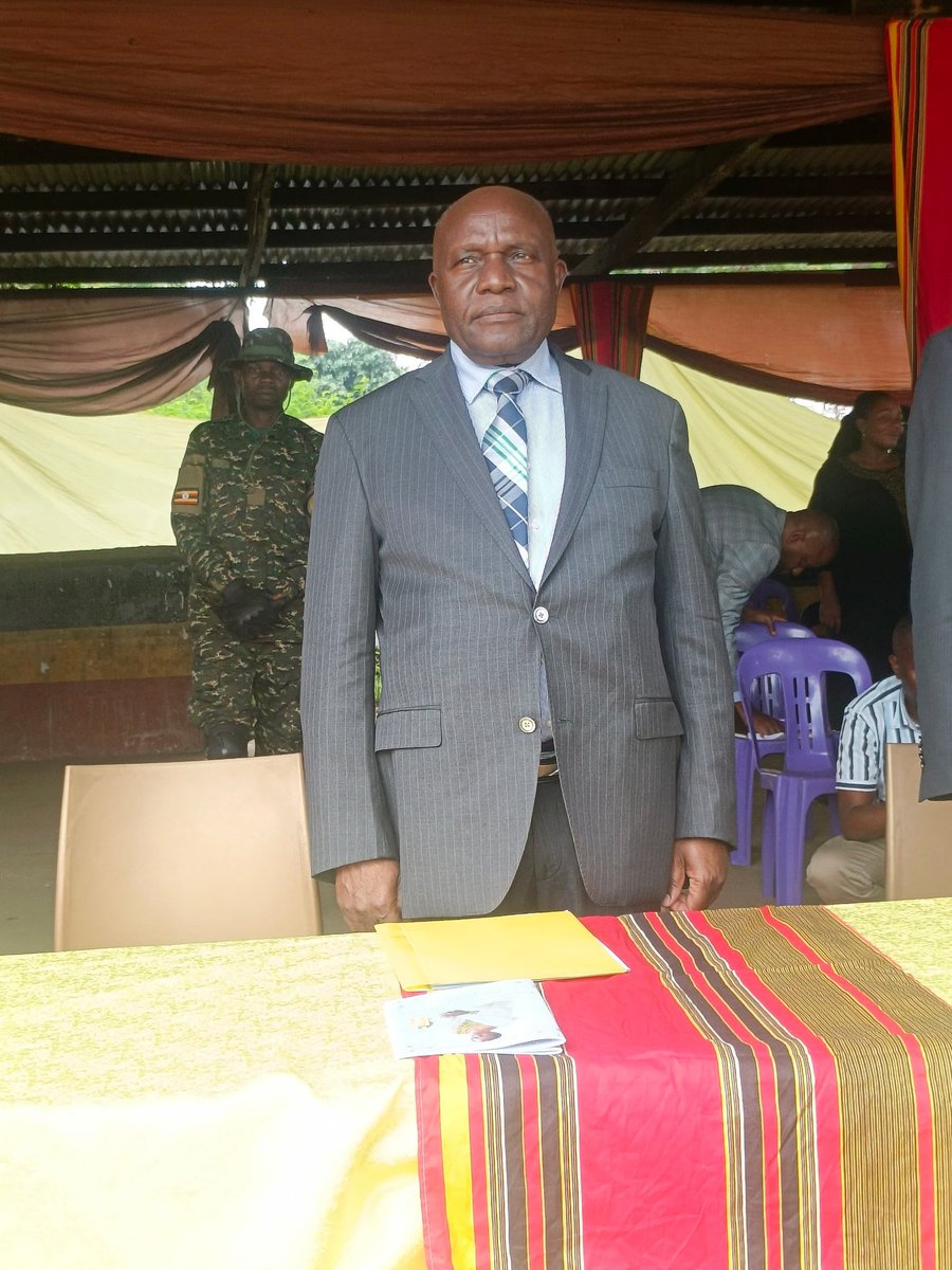 1005kgr's tweet photo. Photo!The Second Deputy Prime Minister and Leader of Government Business, Rt. Hon. Dr. Crispus Kiyonga, is representing President Yoweri Kaguta Museveni as the Chief Mourner at the send off of the Chief Princess (Lhubugha), Asinasi Muhindo Kunihira Kibanzanga.
#kgrupdates https://t.co/YNUN3BAFMK