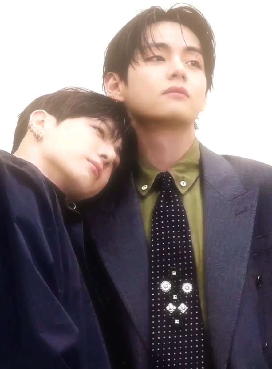 Jungkookdrafts's tweet photo. This picture of taekook✨🪽 https://t.co/qyN354rHGS