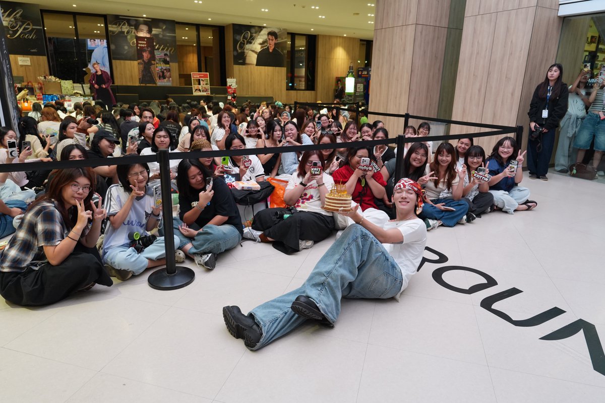 gnest_official's tweet photo. ขอบคุณทุกคนที่มาหากันนะค้าบ เติมความสุขให้ผมมากๆ ขอบคุณที่มาอยู่ในวันสำคัญของผมน้า ขอให้ทุกคนมีความสุขมากๆค้าบ🤍
From KRITTIN 💌🦈
#happyKRITTINday
#KRITTIN_PERSES
#PERES #PERSES_TH
#GNEST https://t.co/NCXJyz6za5