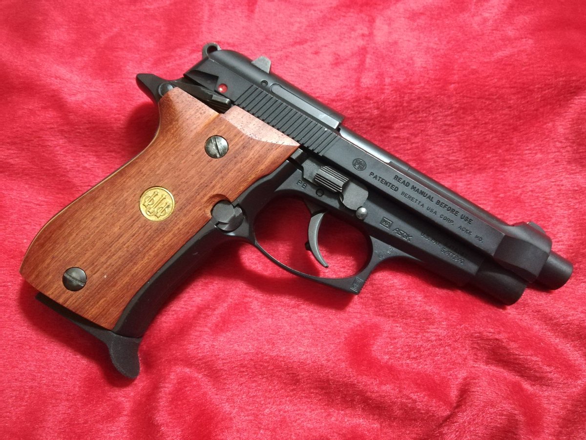 maya100111's tweet photo. #これを見たものはBERETTAを晒す https://t.co/x2ankOinwK