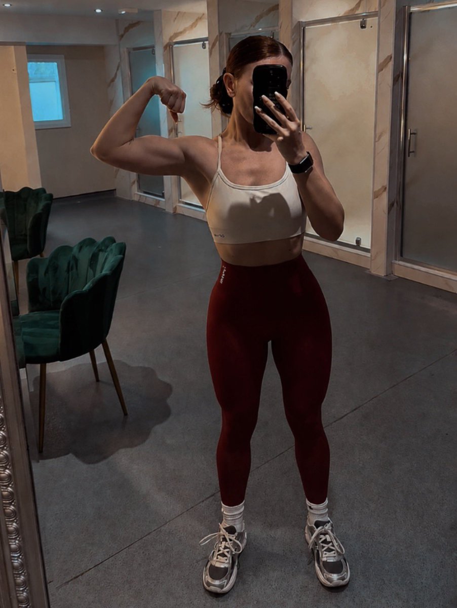 Txxxxx_03F's tweet photo. Men who don’t like muscles on woman are 100% gay. https://t.co/4d1lRhB71I