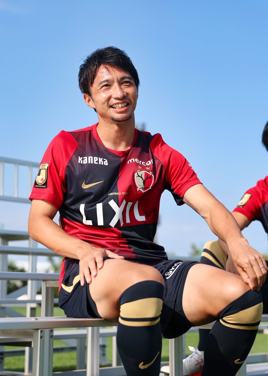 atlrs_official's tweet photo. Jヴィレッジでのトレーニングキャンプ2日目の様子です！新ユニフォームでの集合写真も撮影。

なお公式サイトで発表した通り、荒木 遼太郎選手は午前練習後にチームを離れることになりました。

#鹿島アントラーズ #共闘 https://t.co/OyRDDoUHAj