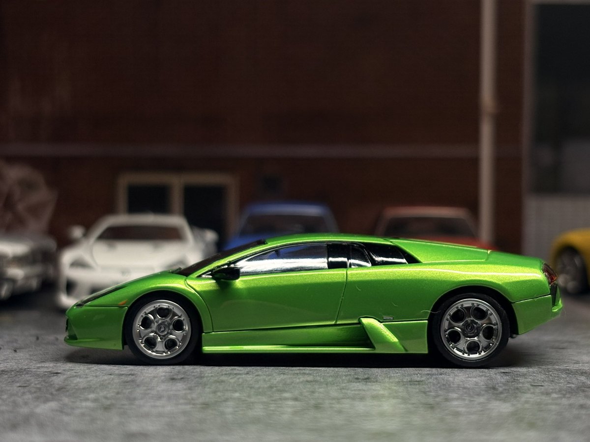 Stagea_300RX's tweet photo. LCD Models 1/64 ランボルギーニ ムルシエラゴ 2001年式
#ミニカー
#LCDMODELS https://t.co/kwm4szA5s1