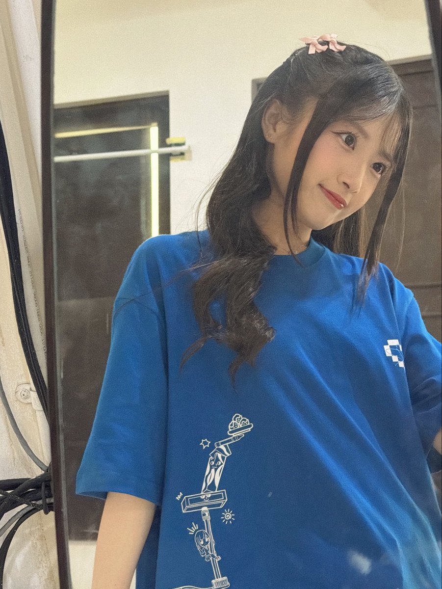 RFritzy_JKT48's tweet photo. kalau baju bisa ngomong dia pasti bakal bilang : “deadline nya 3hari lagi guys jgn sampe kelewatan #BirthdayZyShirt 😛 https://t.co/iTPvwH8GhF