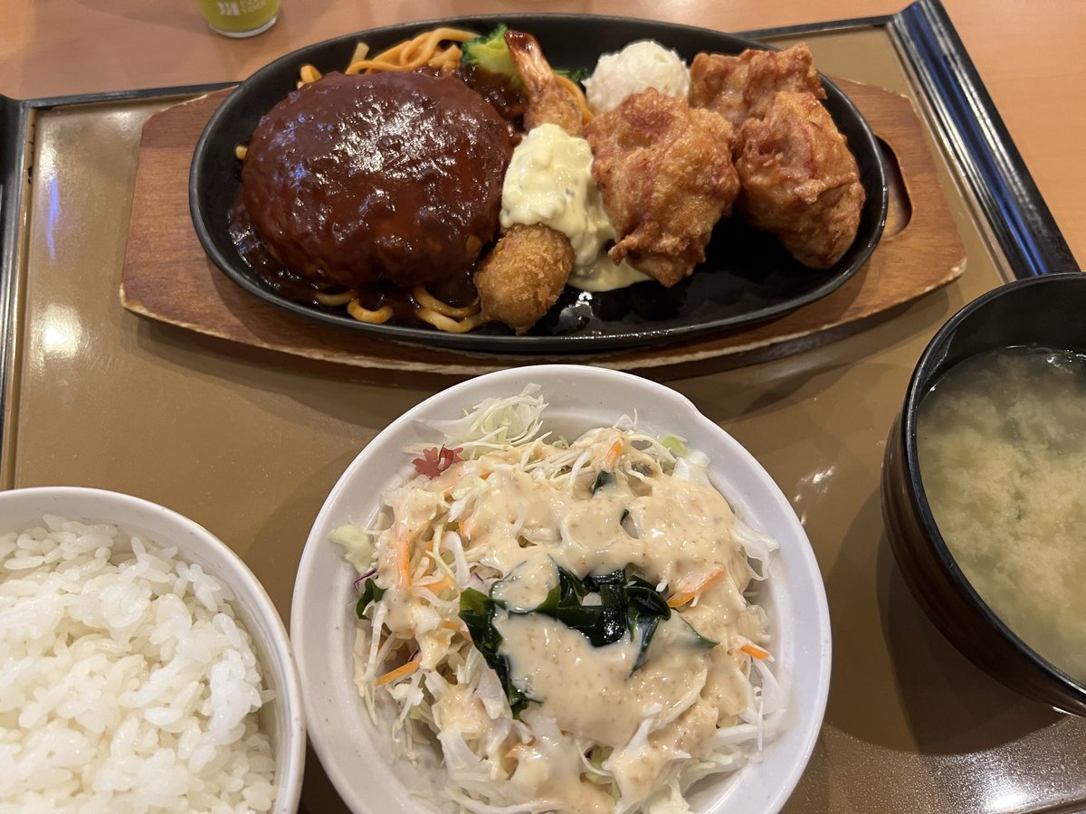 _natsuki_vocal's tweet photo. 今日も今日とて🥰
#ここが私のアナザースカイやよい軒です #今やっとランチ https://t.co/GDc0Fwoj2S