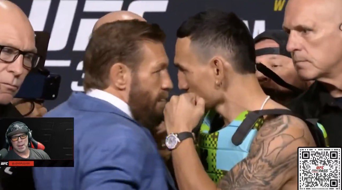 No10PlayerX's tweet photo. The fight hadn’t even started, and Max Holloway was already making headlines in the Kick vest. 🔥 https://t.co/o9qx4vUw6J