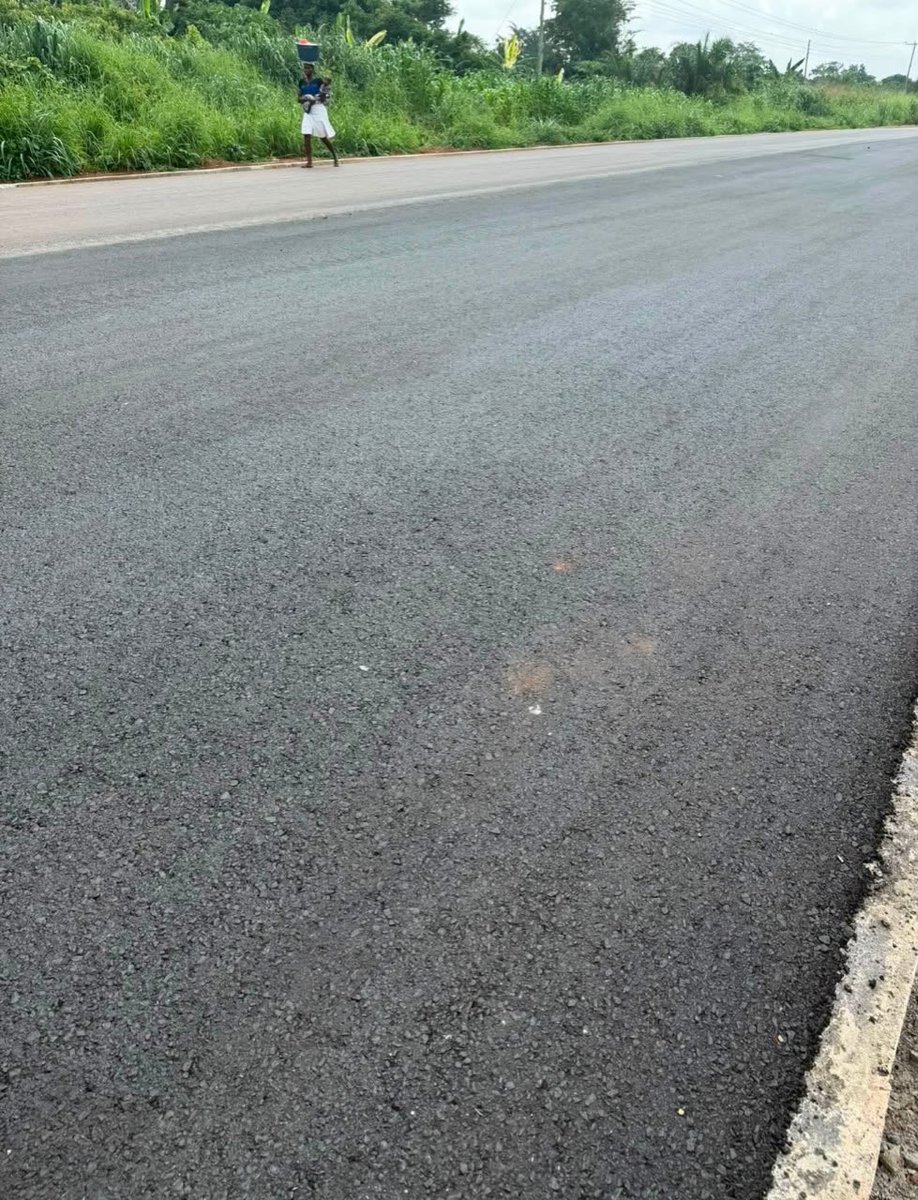 KAgbodza's tweet photo. I concluded inspection of projects in parts of Eastern, Oti and Volta Regions yesterday. We have made good progress. 

MEDMO Ltd 75% complete 
Timelines and Innovations over 45% complete…

Impressive…

Many others ore slightly ahead of schedule across the country . 

Thank you https://t.co/ZVjQ5GirLq