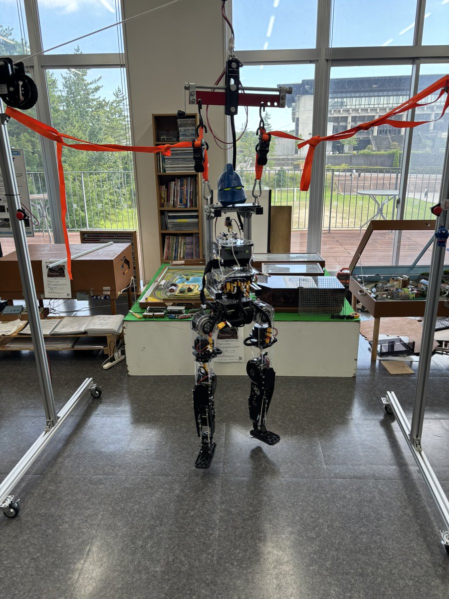 ait_tetusjin's tweet photo. 11日、12日に、愛知工業大学のオープンキャンパスが開催されます！

我々鉄人プロジェクトは、2号館1階にて鉄人のデモンストレーションをおこなっております!

両日ともに8:30~13:00に開いているので、興味のある方はぜひお越しください！

#AIT #AIT鉄チャレ https://t.co/rdmoRtCyHf