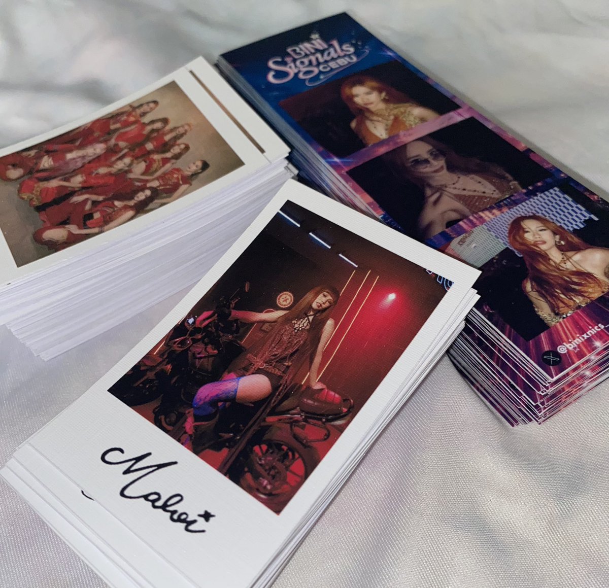 binixnics_'s tweet photo. freebies for tom, see u guys!!!!

#BINI
#BINI_SIGNALS_CEBU 
#BINI_SIGNALS_WORLDTOUR_2026 https://t.co/W8fkMuWcdp