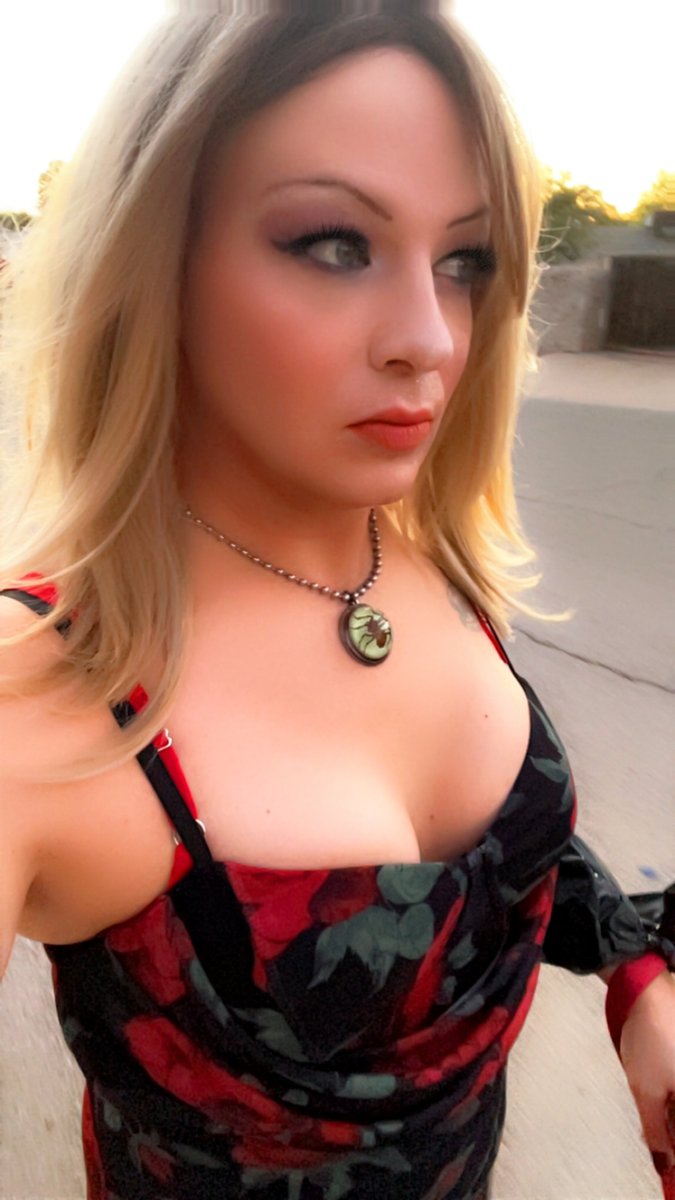 Bre_Hive's tweet photo. Feeling myself in this dress y'all. https://t.co/vrCHHk4zhq
