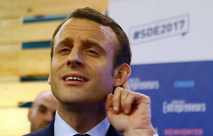 RolcaRolcarole's tweet photo. J'ai un nouveau surnom pour #Macron
Macron la #canicule !
On en PEUT PLUS
On VA TOUS CREVER
On EST A BOUT
On VEUT QUE CA S'ARRÊTE
On PÈTE LES PLOMBS
On DEVIENT FOUS
Bref, macron / canicule même effets, même sensation
#INSUPPORTABLE #Calvaire #Mortifère
#France 🔥⚡️🔥☠️⚡️☠️😫🥵😫 https://t.co/Fd1XLauans