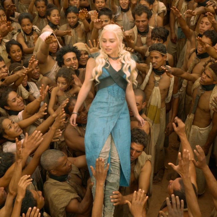 paloma_datgirl's tweet photo. If Daenerys freed slaves… why did so many people still hate her? https://t.co/t7ragAzNjR