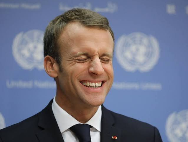 RolcaRolcarole's tweet photo. J'ai un nouveau surnom pour #Macron
Macron la #canicule !
On en PEUT PLUS
On VA TOUS CREVER
On EST A BOUT
On VEUT QUE CA S'ARRÊTE
On PÈTE LES PLOMBS
On DEVIENT FOUS
Bref, macron / canicule même effets, même sensation
#INSUPPORTABLE #Calvaire #Mortifère
#France 🔥⚡️🔥☠️⚡️☠️😫🥵😫 https://t.co/Fd1XLauans
