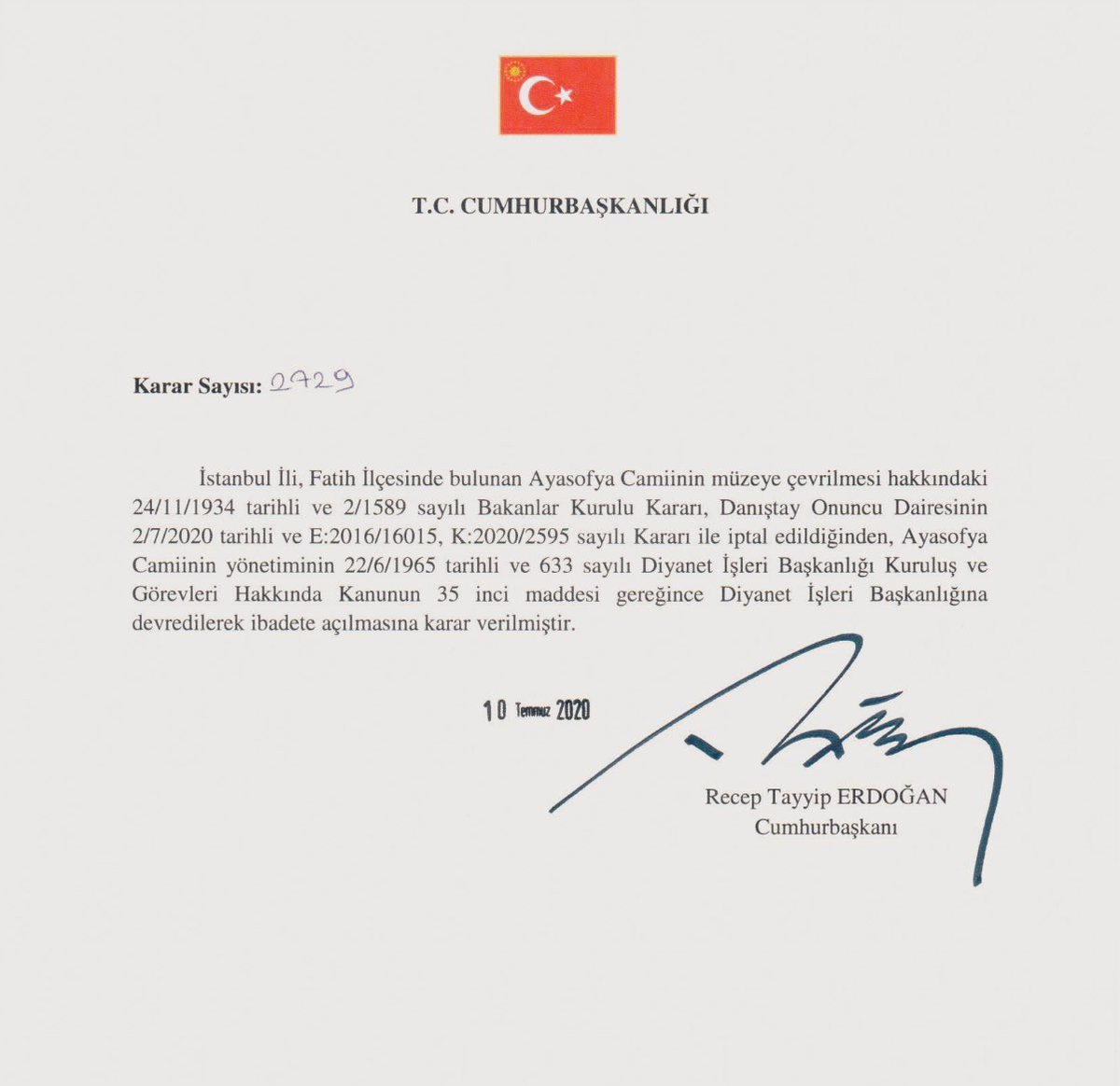 me_sarac's tweet photo. Bugün, Ayasofya-i Kebir Câmi-i Şerifi’nin yeniden ibadete açılışının 6. yıl dönümü.

86 yıllık hasretin sona erdiği, zincirlerin kırıldığı bu kutlu gün; milletimizin iradesinin, istiklalinin ve şanlı tarihinin en güçlü nişanelerinden biridir.

Bu tarihi karara öncülük eden Cumhurbaşkanımız Sayın @RTErdogan’a şükranlarımı sunuyorum.

Rabbim, Ayasofya’yı kıyamete kadar ezansız ve secdesiz bırakmasın.