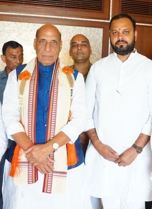 avinash_devda's tweet photo. भारतीय जनता पार्टी के वरिष्ठ नेता, देश के यशस्वी केंद्रीय रक्षा मंत्री आदरणीय श्री @rajnathsingh जी को जन्मदिवस की हार्दिक बधाई एवं शुभकामनाएं।

ईश्वर से आपके उत्तम स्वास्थ्य, दीर्घायु, आरोग्य एवं सुदृढ़ जीवन की मंगलकामना करता हूँ।

@BJP4India https://t.co/Rgt7tKJ8pZ