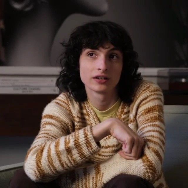 kotopartyk's tweet photo. I'll never get over Finn's look during the filming S4 of ST...  he's so pretty https://t.co/PinrCdb4Vg