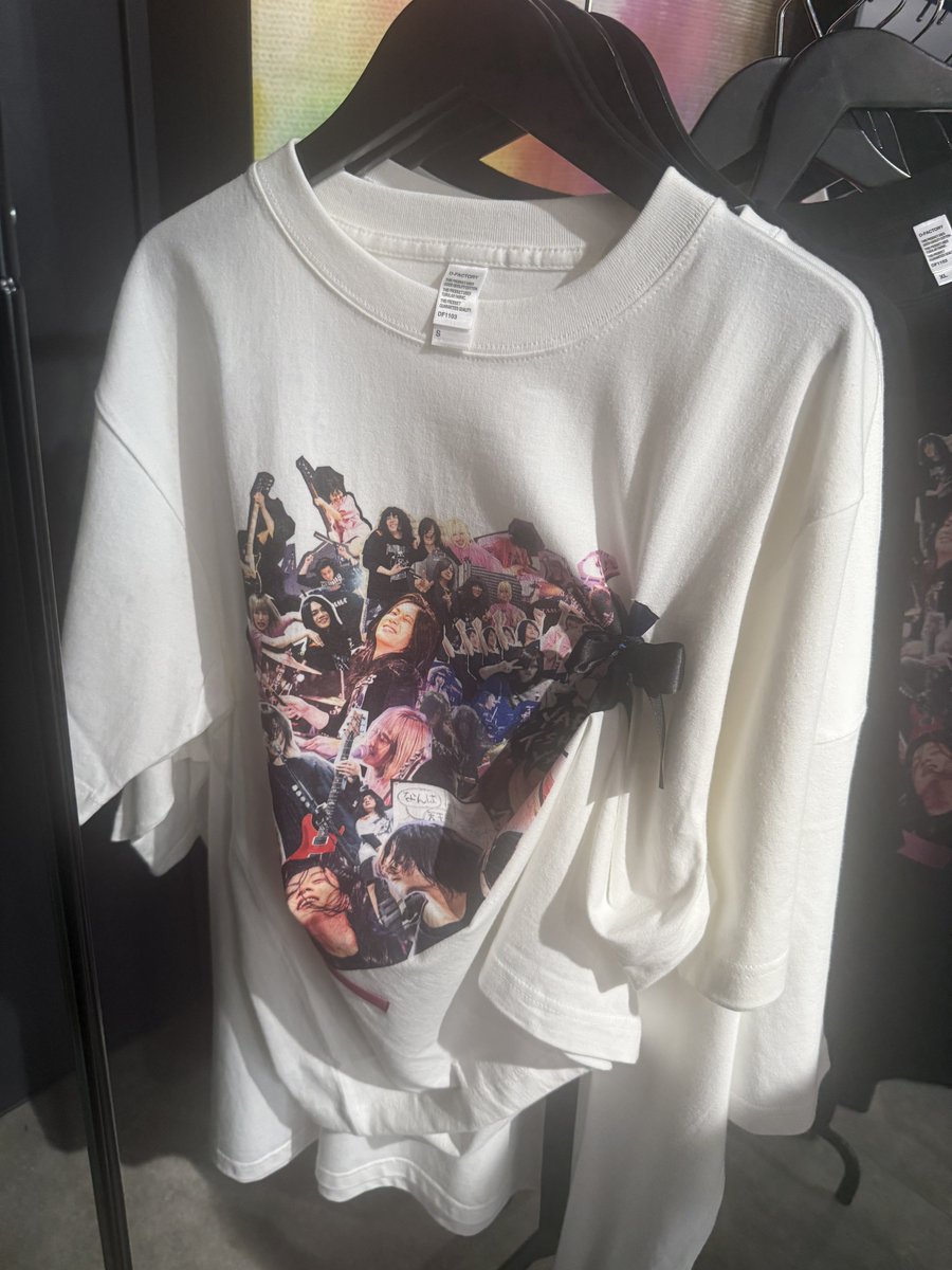 koyamiee's tweet photo. リボンT、こうやってくくったら27時間テレビでのヘキサゴンファミリーの女性メンバーの着こなしみたいなん出来るんやね
#ヤバTおもしろポップアップ https://t.co/xXNdYqtX5n