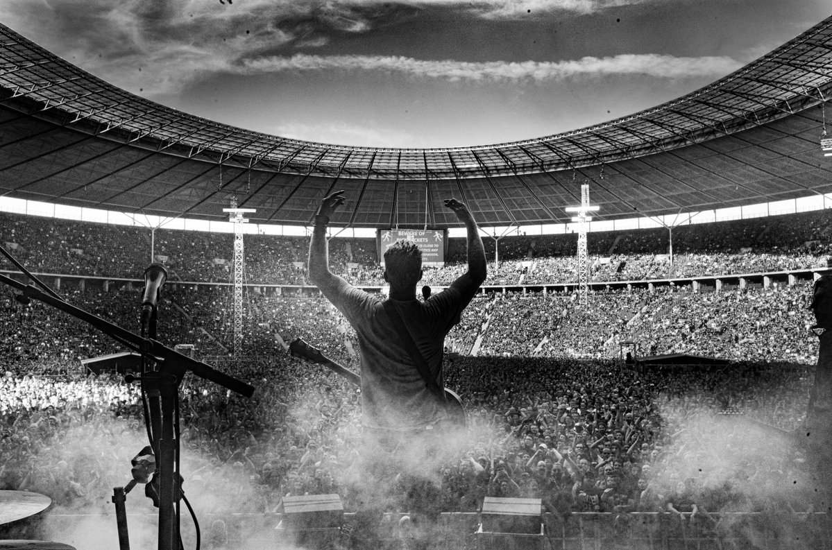 QOTSA tweet media