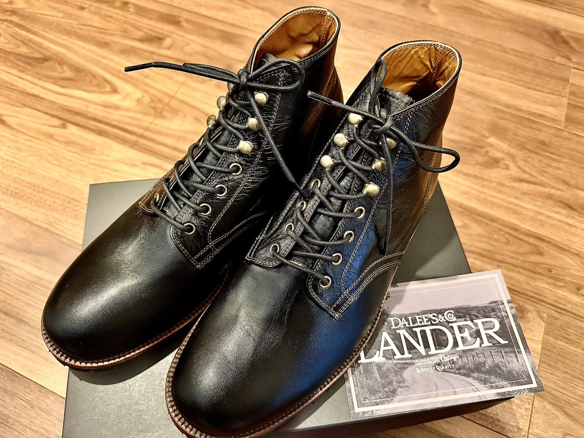 7781MOTO's tweet photo. 真夏が始まったので
ブーツ購入!!
shoes #Dalees&Co LANDER1136
ホースハイドレザー
プレメンテしたので
早速、履いて呑みに行こうと思います😊
#Collonil 1909
#Mowbray DelicateCream
#ブーツおじさん
#暑苦しいおじさん https://t.co/cc7bssRZ24