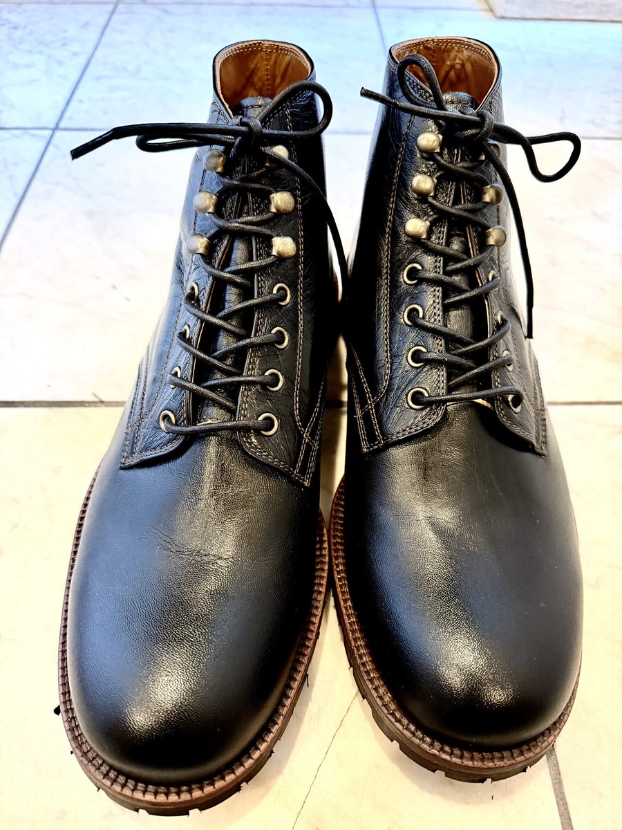 7781MOTO's tweet photo. 真夏が始まったので
ブーツ購入!!
shoes #Dalees&Co LANDER1136
ホースハイドレザー
プレメンテしたので
早速、履いて呑みに行こうと思います😊
#Collonil 1909
#Mowbray DelicateCream
#ブーツおじさん
#暑苦しいおじさん https://t.co/cc7bssRZ24