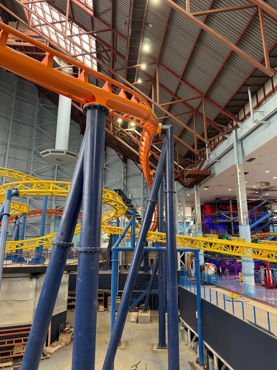markloftCD's tweet photo. I'm loving watching Galaxyland's new Vekoma coaster come to life 👏 That (kinda) wave turn is 🤯 Source: Reddit user EhBahh. https://t.co/ogpGQNB9oD